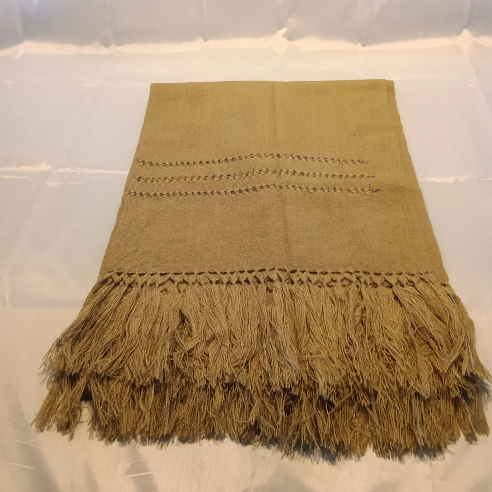 Shawl - Picture 4 of 8